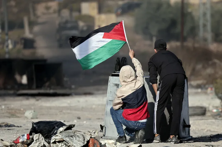 شهيدان بالضفة في احتجاجات على القصف الإسرائيلي لغزة