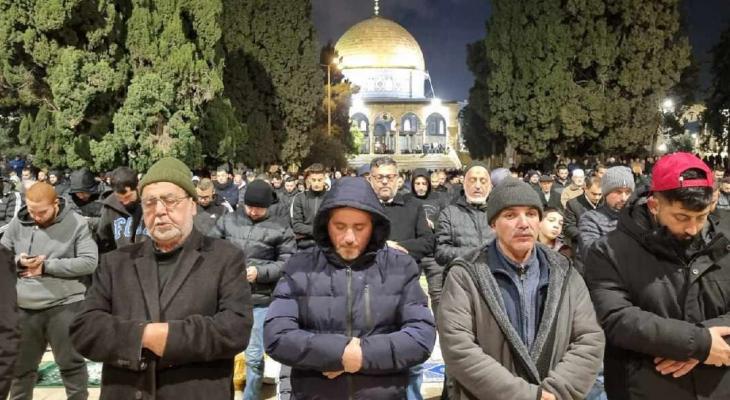 40 ألفا يؤدون صلاتي العشاء والتراويح في المسجد الأقصى