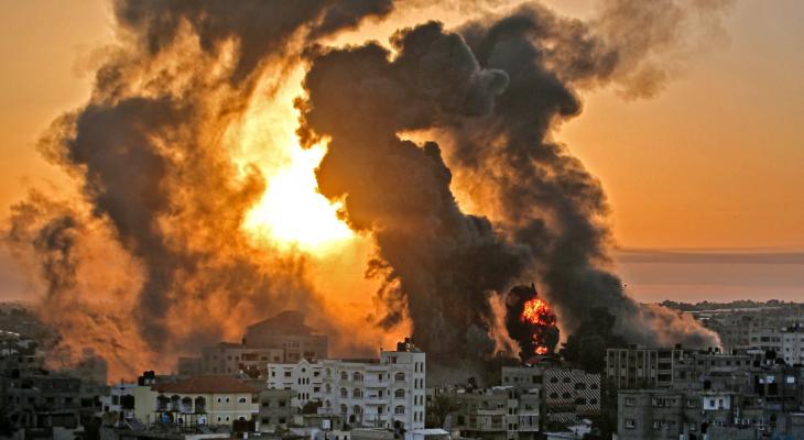 غارات مكثفة للاحتلال على خانيونس وعودة للتوغل جنوب مستشفى ناصر
