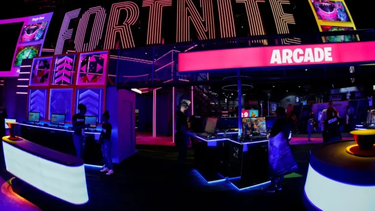 لعبة فورتنايت تعود إلى متاجر التطبيقات في أنحاء العالم