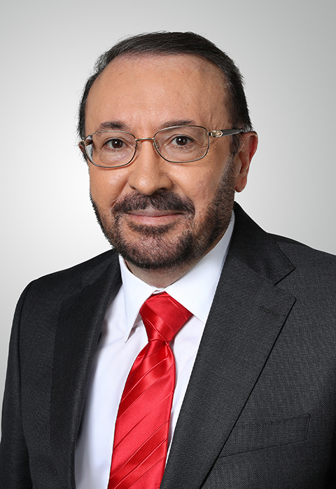 الداهية الذي يتلاعب بعقول البشر منذ مئة عام
