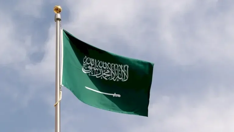 السعودية: لا صحة لاستهداف قاعدة الأمير سلطان الجوية