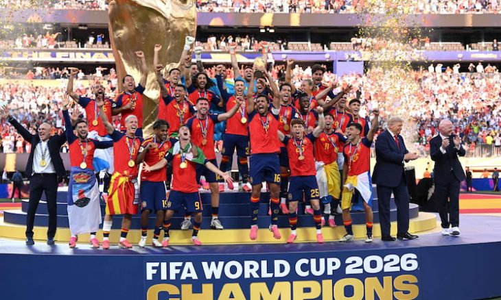 إسبانيا تتلاعب بالأرجنتين وتتوج بكأس العالم للمرة الثانية في تاريخها