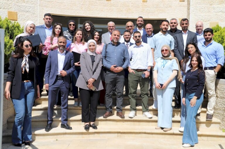 بورصة فلسطين ومعهد ماس يختتمان دورة تدريبية متخصصة في التحليل المالي وإدارة المحافظ الاستثمارية