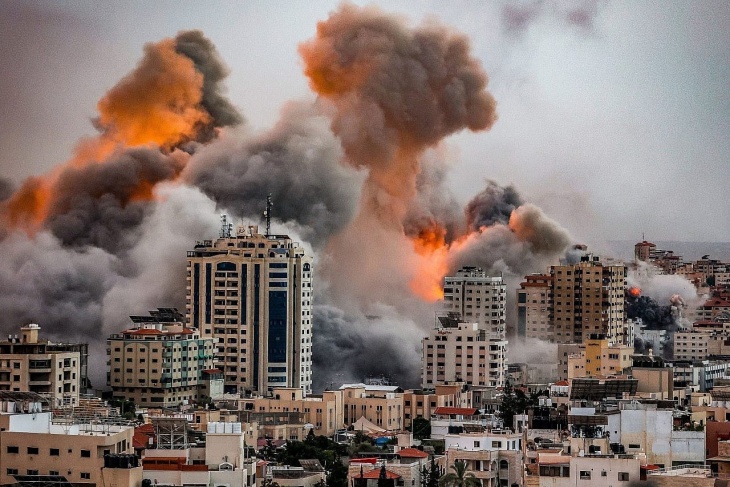 الاحتلال يعلن اغتيال قيادي في حماس بقصف استهدف موقعًا في المغازي